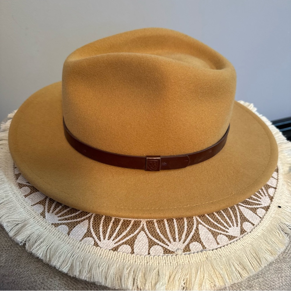 BRIXTON Women's Fedora HAT 100% WOOL Tan with Brown Band Size SMALL